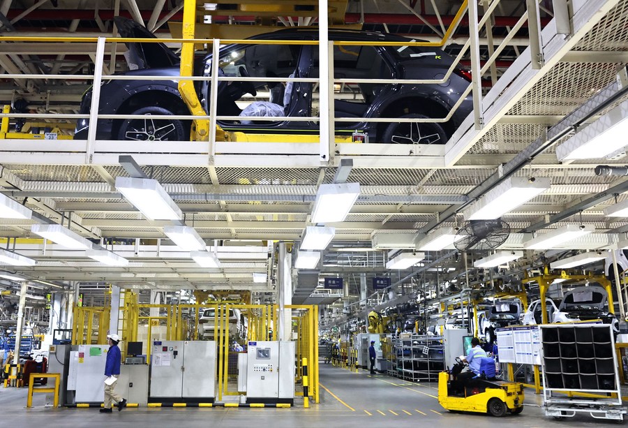 Lingango Base Chinese automaker SAIC Motor reports robust sales in 2022-Xinhua