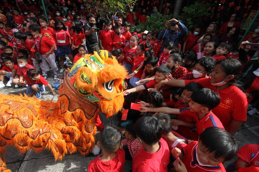 Chinese Lunar New Year celebrated across world - Xinhua