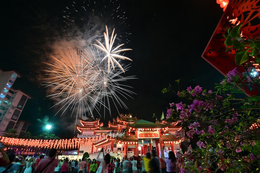 Asia Album: Chinese Lunar New Year celebrated with firecrackers, colorful  lighting show in Malaysia-Xinhua