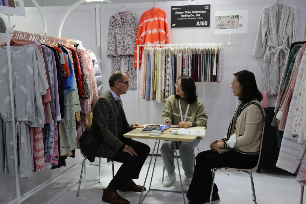 U.S., Chinese textile communities excited about reuniting at key business platform-Xinhua