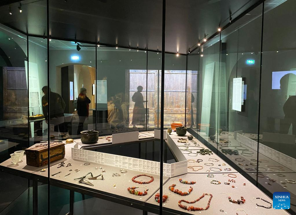 Exhibition of Amber Road from Rome to Baltic held in Lithuania-Xinhua