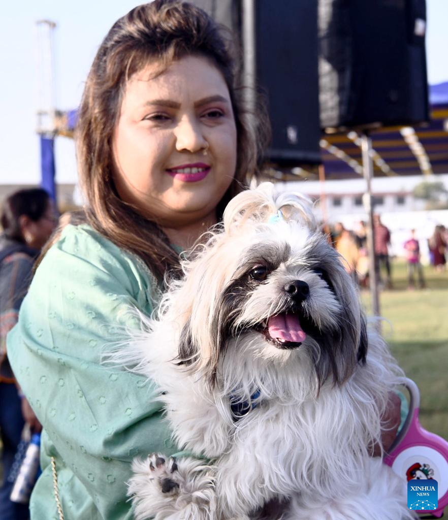 Pet show held in southern PakistanXinhua