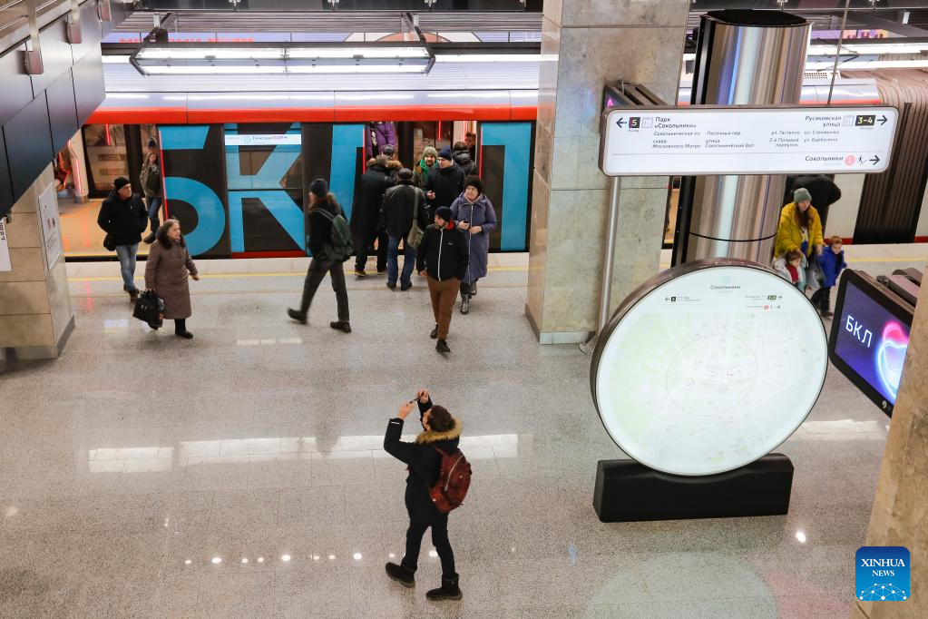Moscow opens world's longest subway line-Xinhua