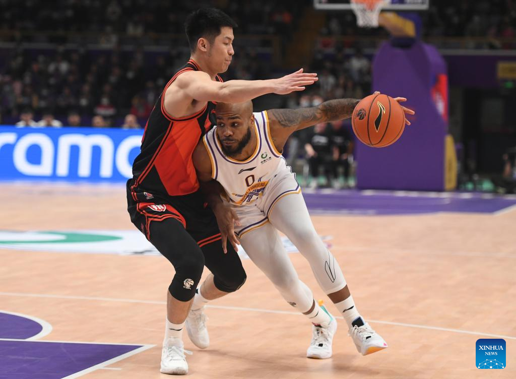 Qingdao Eagles outscore Tianjing Pioneers for 1st win in CBA second phase -  Xinhua