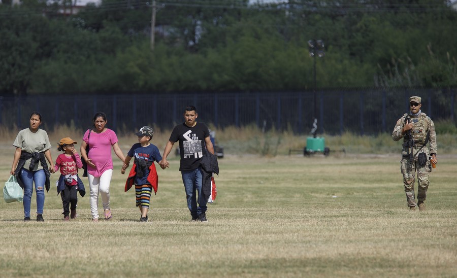 Niños inmigrantes hacen trabajos brutales en todo Estados Unidos: New York Times-Xinhua