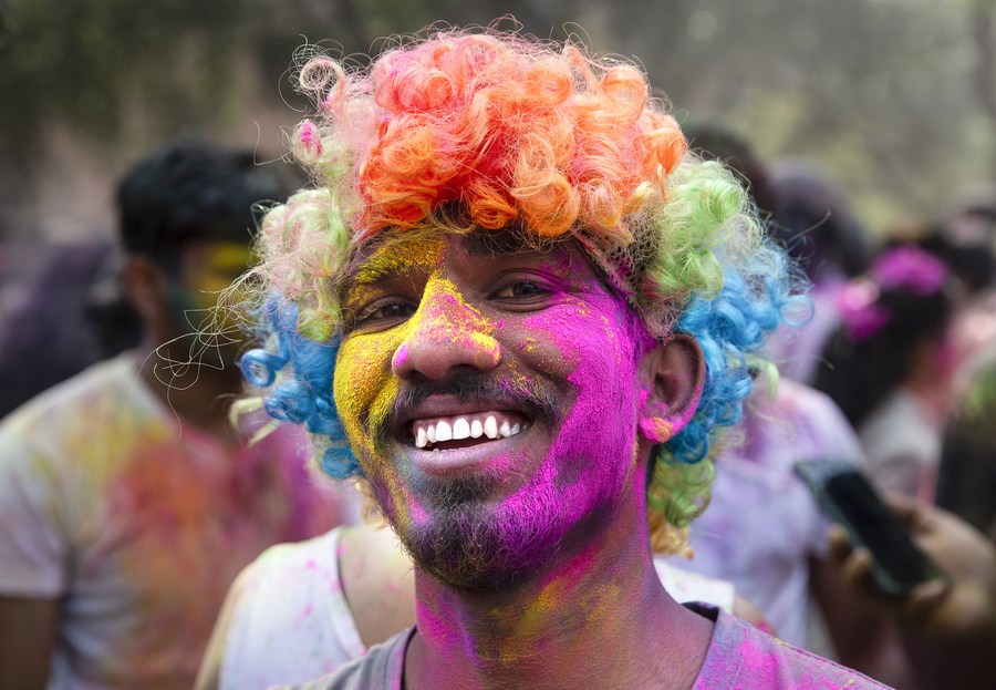 Holi festival of colours celebrated across India-Xinhua