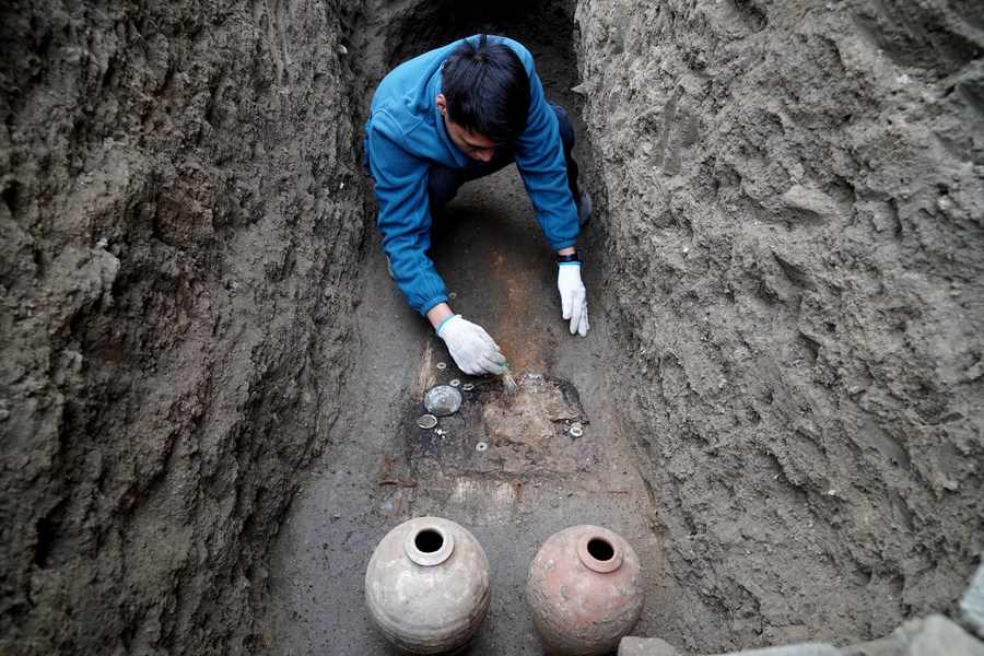 Tang Dynasty tombs found in central China\