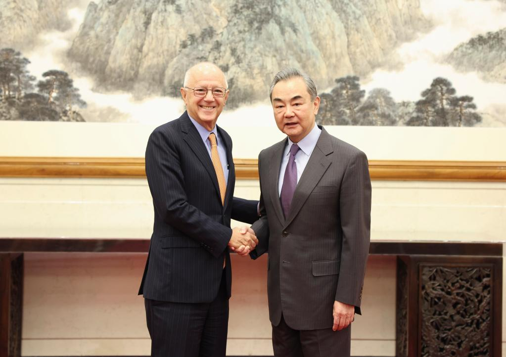 Senior Chinese Diplomat Meets President Of National Committee On U.S ...