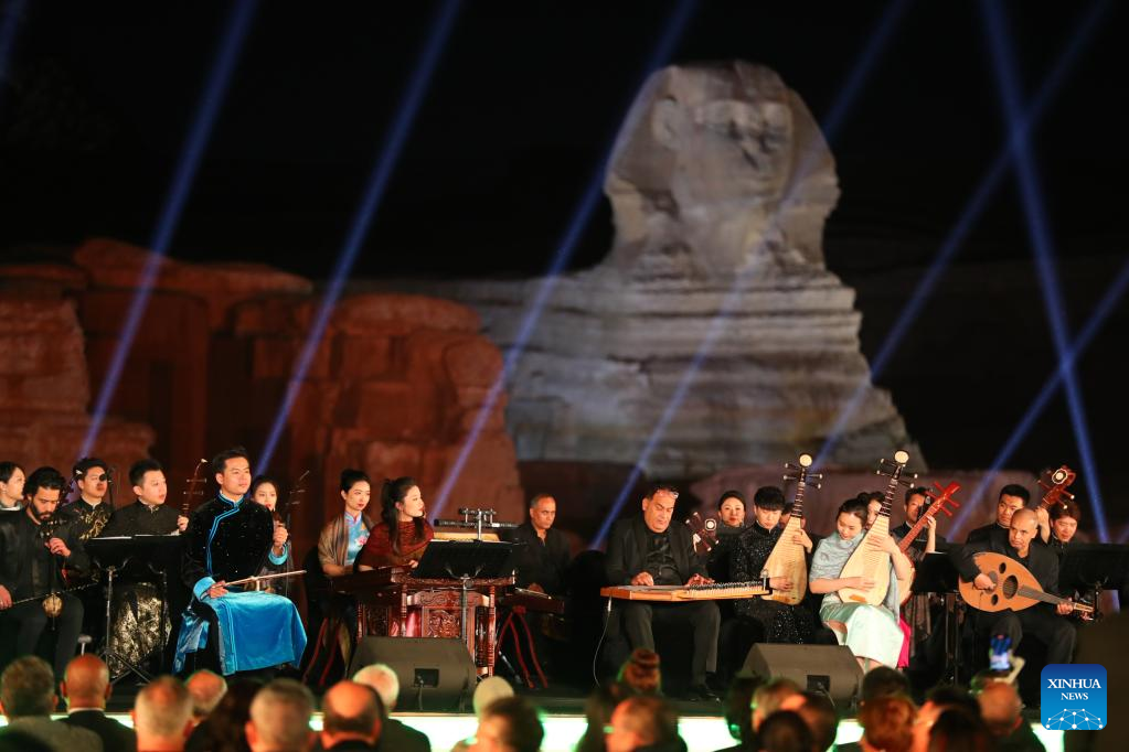 Feature: Chinese, Egyptian folk musicians wow audiences under 