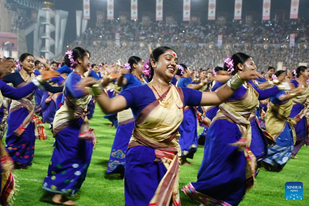 Traditional Bihu Dance Performance Of India S Assam Sets Guinness