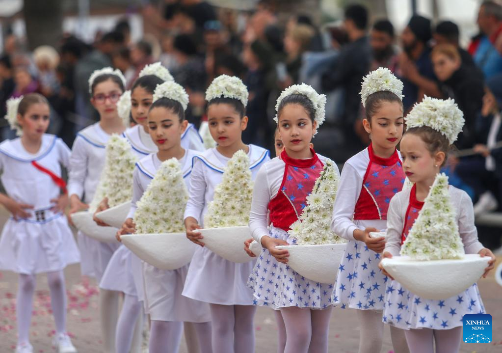 Flower festival parade held in Larnaca, CyprusXinhua
