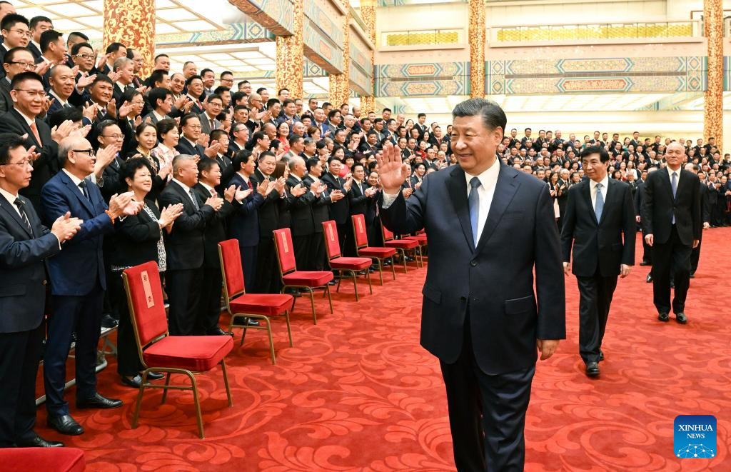 Xi meets representatives of overseas Chinese-Xinhua