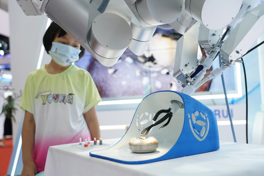 Científicos chinos desarrollan microbot con garras para medicina de precisión Spanish.xinhuanet.com