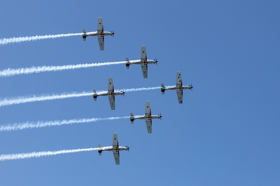 Aerobatic flight show held in Croatia-Xinhua