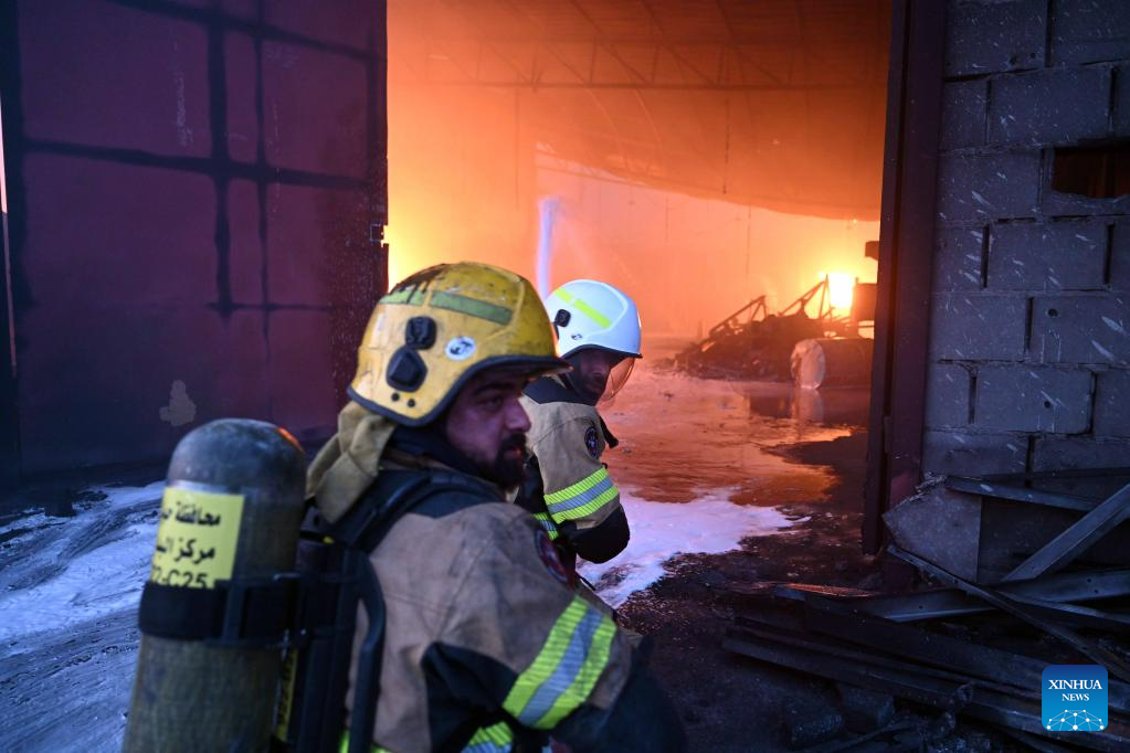 Firefighters battle fire in Jahra Governorate, Kuwait-Xinhua