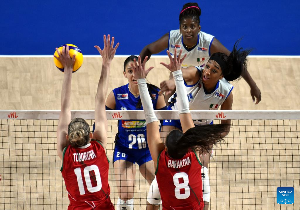 Italy beats Bulgaria in pool 3 match at FIVB Volleyball Nations League ...