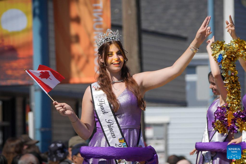 Salmon Festival Parade held in CanadaXinhua