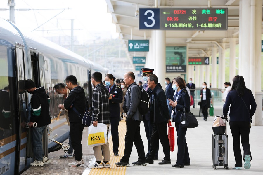 China Sees 1.77 Bln Railway Passenger Trips In H1-Xinhua