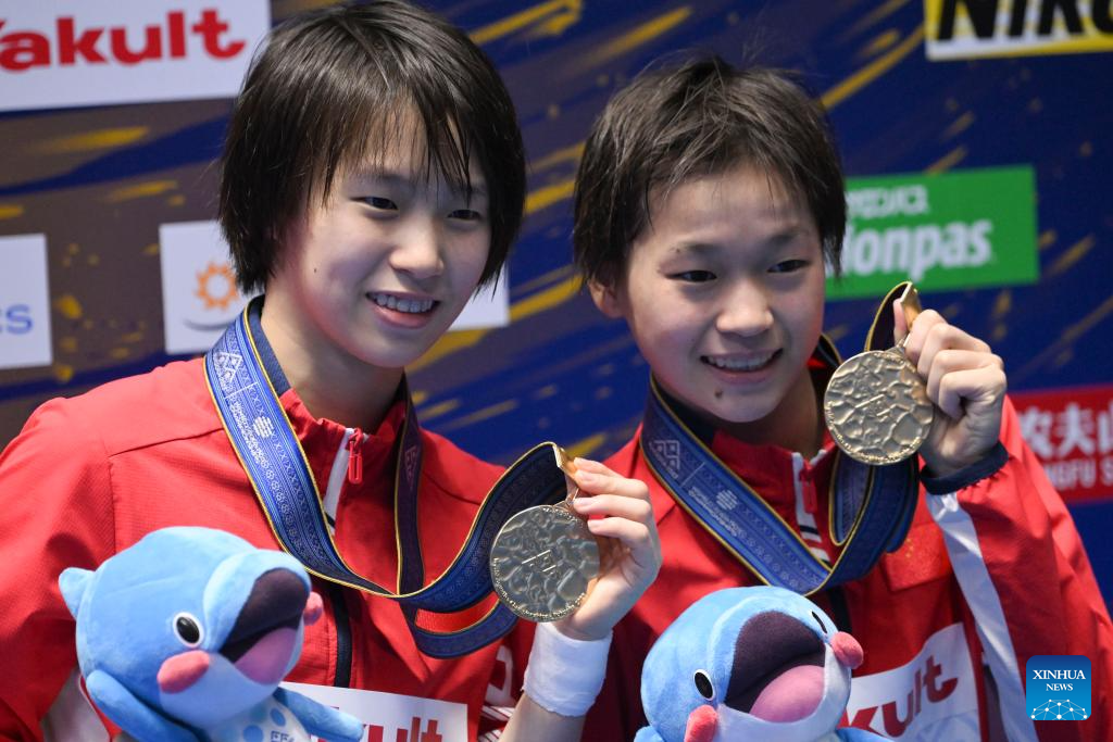 China's Quan and Chen storm to women's sychronized 10m platform victory ...