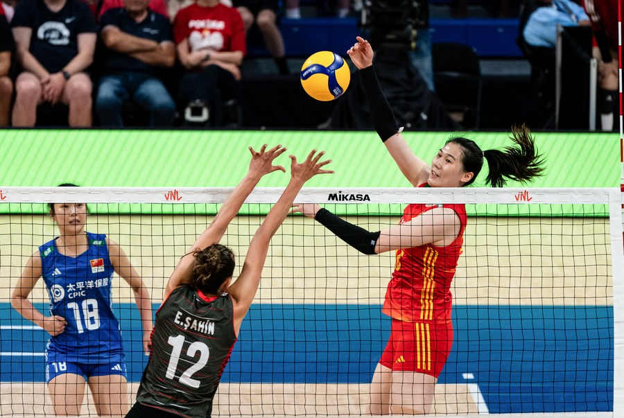 Türkiye claims FIVB women’s VNL title