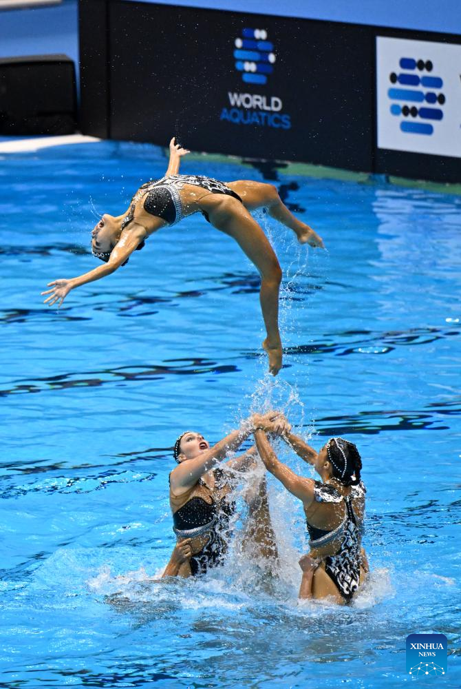 Highlights of mixed team acrobatic final of artistic swimming at World