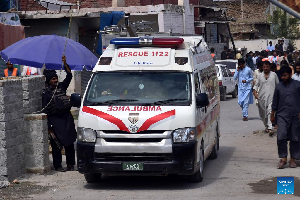 バン様 1st LD Writethru: Policeman killed, 10 injured in NW Pakistan's