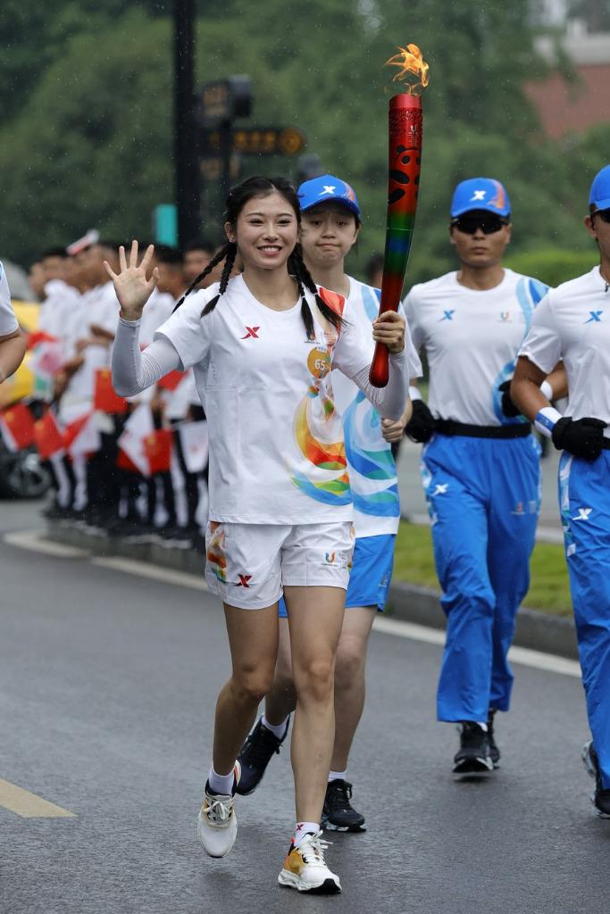 Chengdu Universiade | China's star hurdler Wu Yanni embraces tournament ...