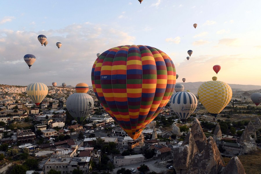 Türkiye’s tourism on track but faces challenges from inflations