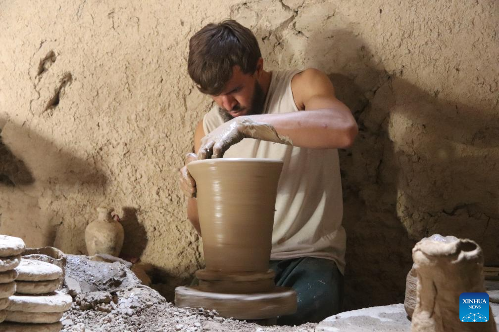 In pics pottery making in AfghanistanXinhua