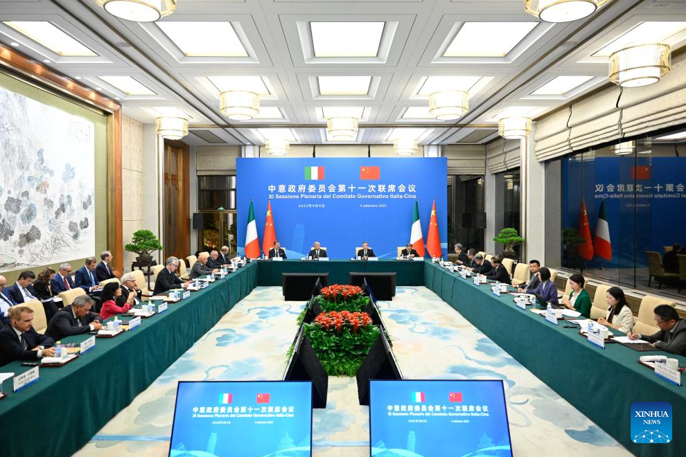 وزیر خارجه ایتالیا: روابط ما با چین تحت تاثیر مسائل جهانی قرار نمی گیرد