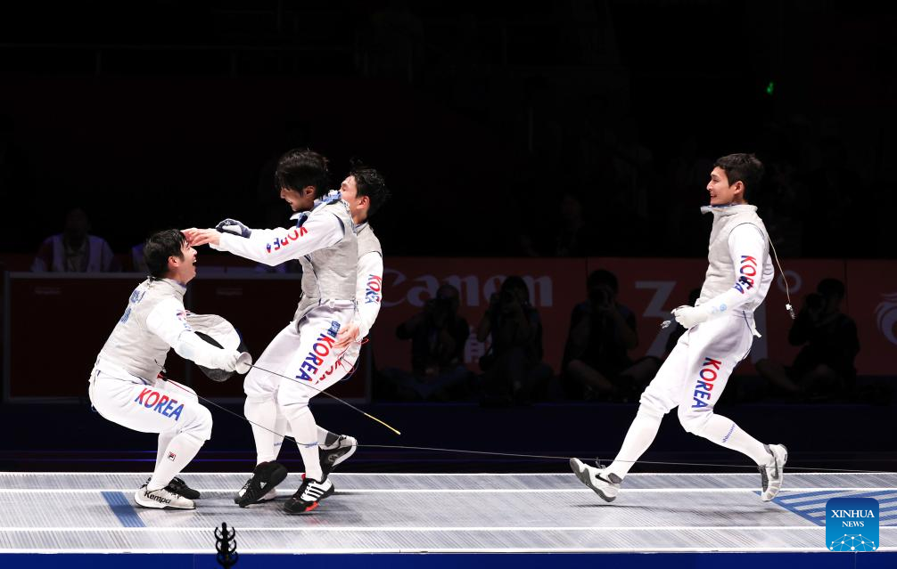 한국 항저우 아시아드 신화사 대회에서 펜싱 단체 2개의 금메달 획득
