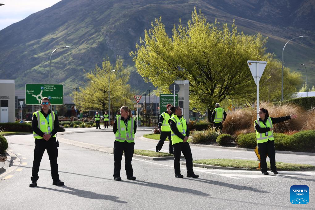 New Zealand s Queenstown airport evacuated due to bomb threat Xinhua