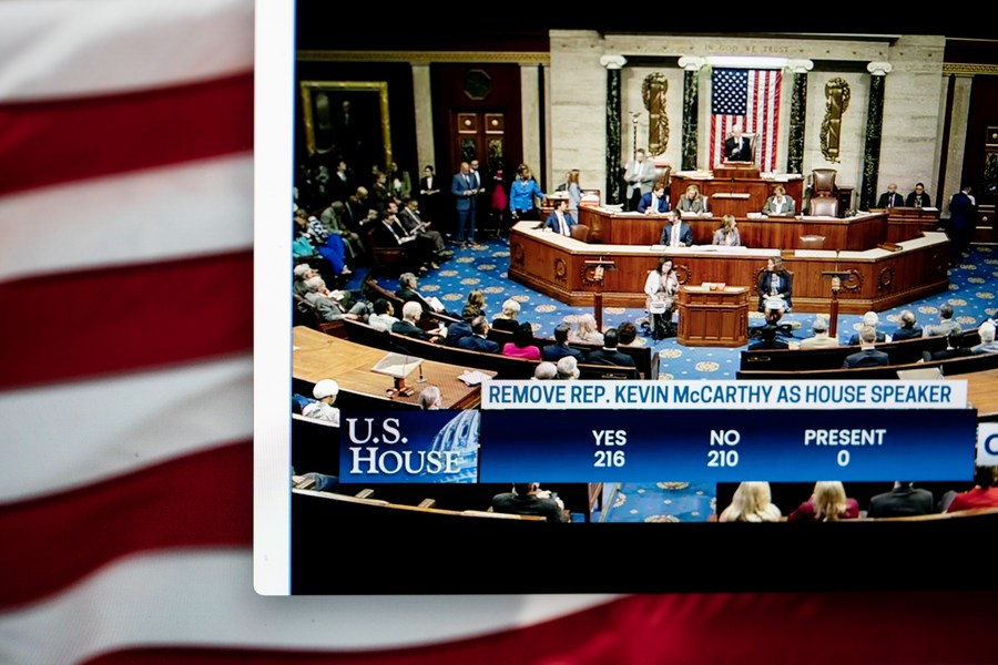 How does the U.S. House of Representatives decide on a speaker