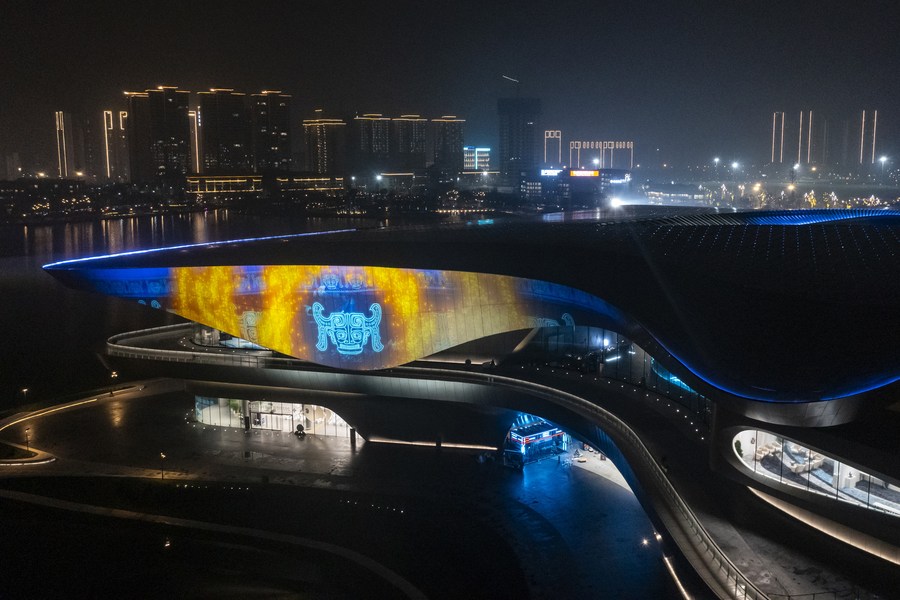 Il Museo della scienza di Chengdu illuminato per celebrare il Congresso mondiale del 2023 – Xinhua