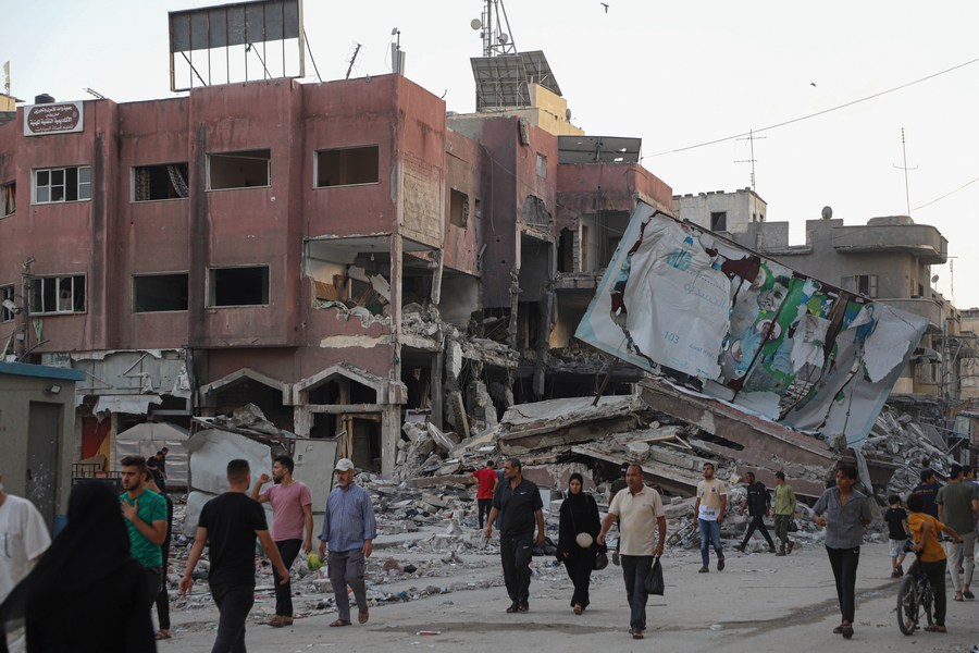 Civilians in Gaza grapple with life-or-death decisions as war rages on ...