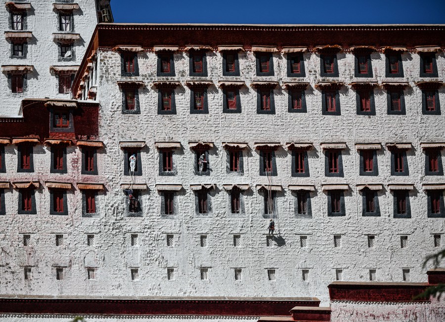 InTibet: Annual renovation of Potala Palace in Lhasa, SW China's Tibet ...