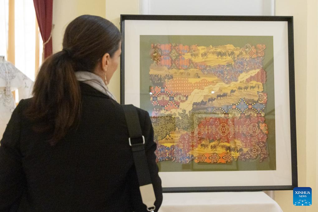 Budapest hosts Chinese silk art exhibitionXinhua