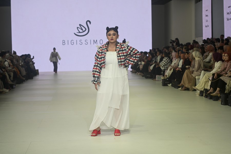 Asia Album: Plus size creations presented at Jakarta Fashion Week-Xinhua
