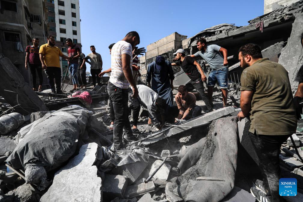 Israeli troops encircle Gaza City as Palestinian death toll rises to ...