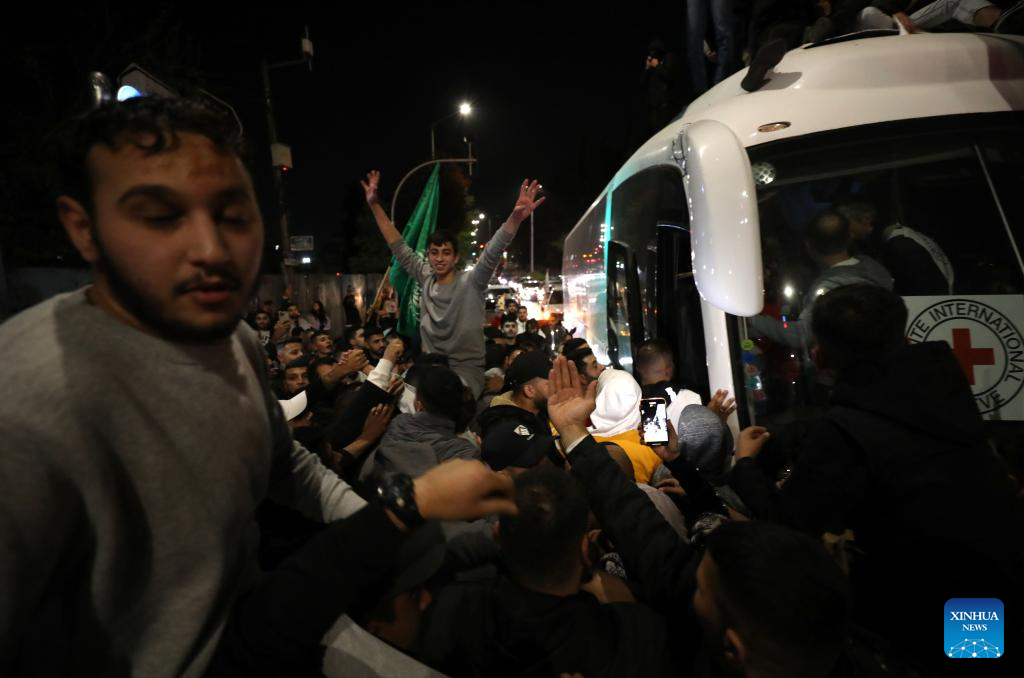 West Bank celebrates the release of 39 Palestinian prisoners