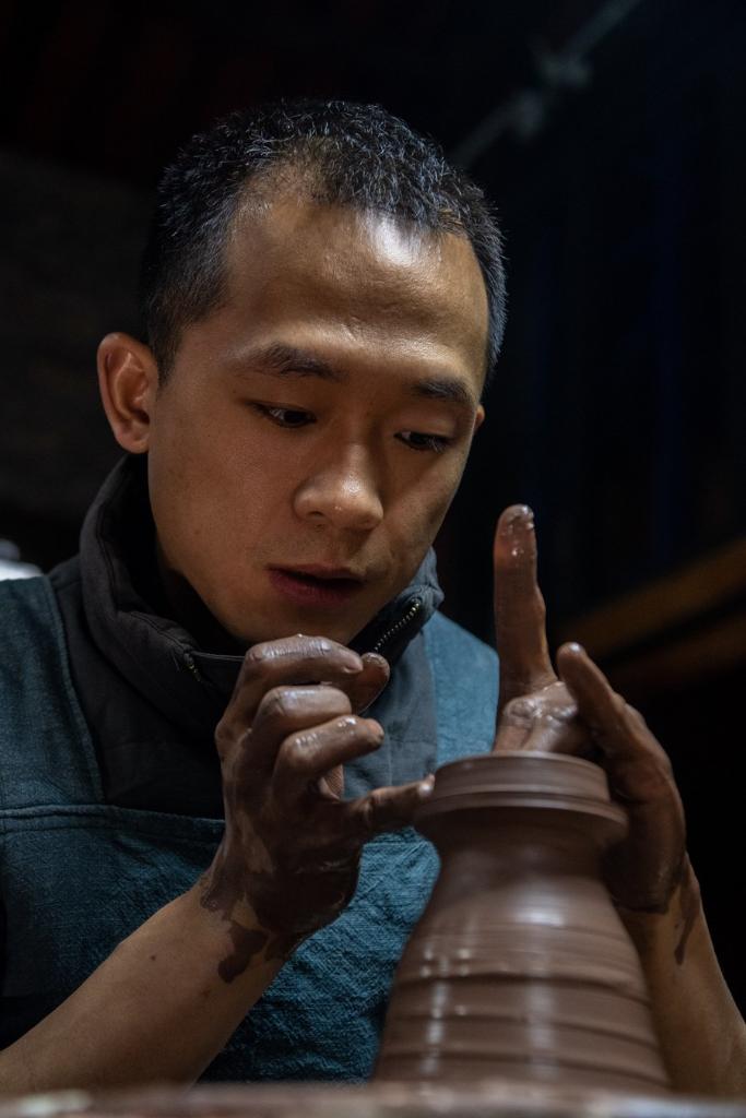 ChineseToday  Inheritance of Rongchang Pottery craftsmanship in