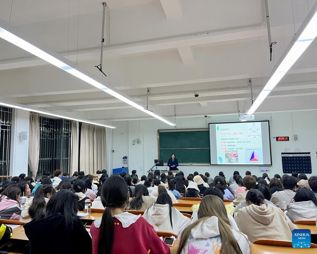 Across China: A lesson for 18 years to keep students away from  HIV/AIDS-Xinhua