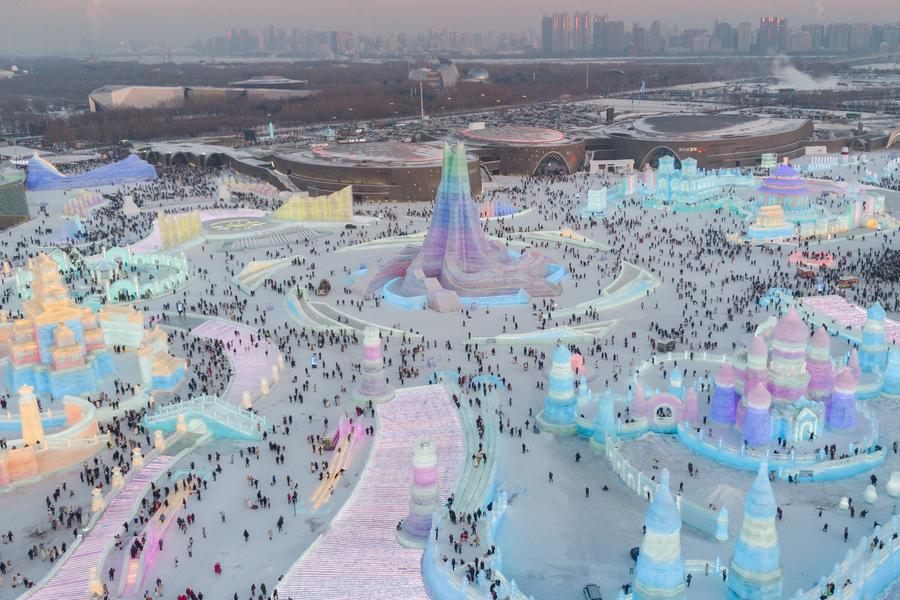 GLOBALink | Harbin Ice-Snow World opens in NE China-Xinhua