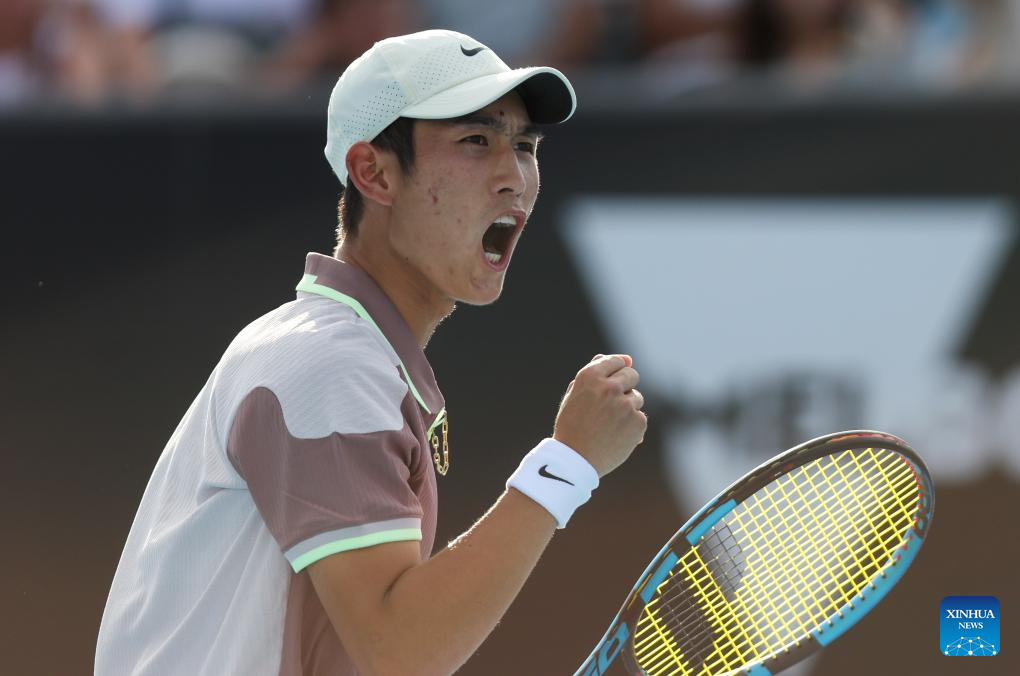 China's Shang pulls off comeback in five-set win at Australian 