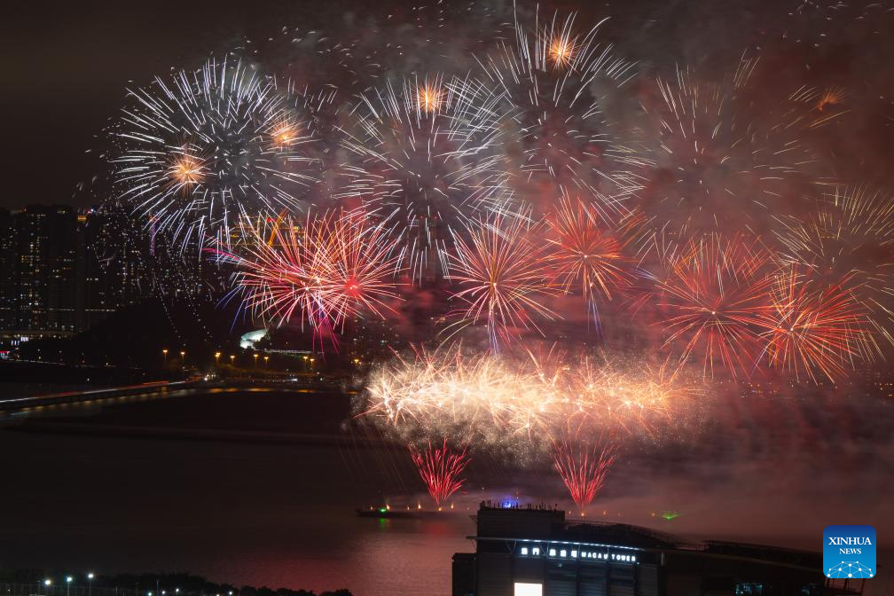 Macao sets off fireworks in celebration of Spring Festival-Xinhua