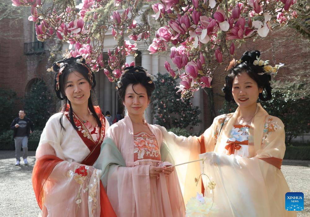 Hanfu enthusiasts demonstrate traditional Huazhao Festival ceremony in ...