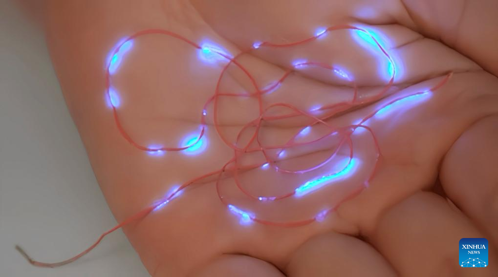 Across China: Chinese researchers develop new luminous smart fiber