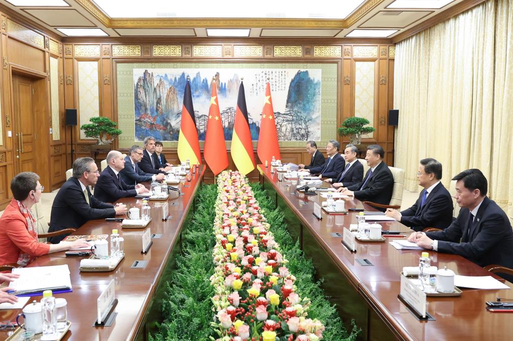 Xi meets German chancellor, calls for achieving mutual success_https://www.izongheng.net_News in English_第2张