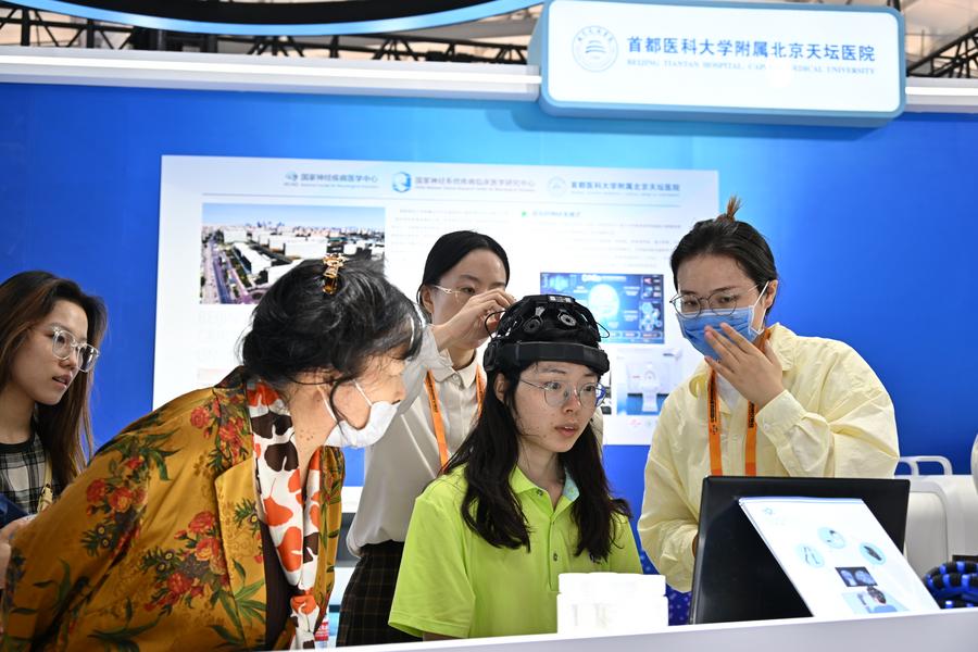 Herramienta de interfaz cerebro-computadora mejora rendimiento motor de pacientes con accidente cerebrovascular: estudio-Xinhua
