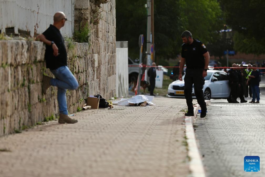 طعن مهاجم عربي فتاة تبلغ من العمر 18 عاما في مدينة الرملة بإسرائيل